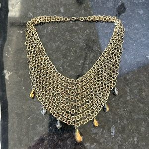 Chain link necklace w bead details